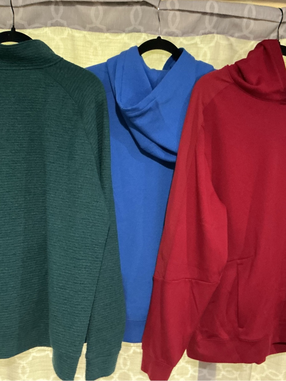 3 VRST SWEATSHIRTS